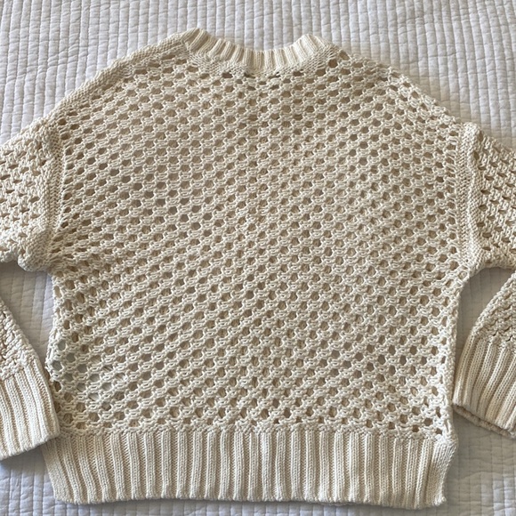 Abercrombie Long-Sleeve Crochet Mesh Knit Crew Top Sweater NWOT - Picture 9 of 11